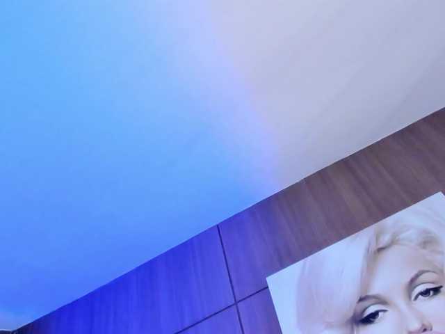 SarayCollins webcam