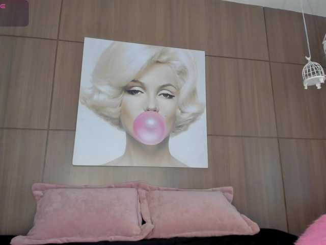 SarayCollins webcam