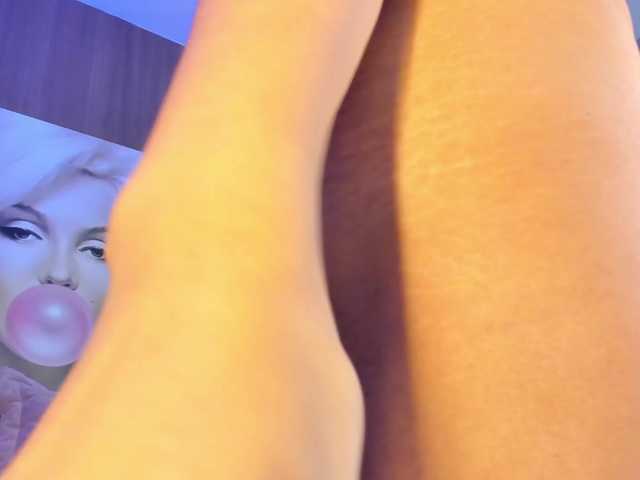 SarayCollins webcam