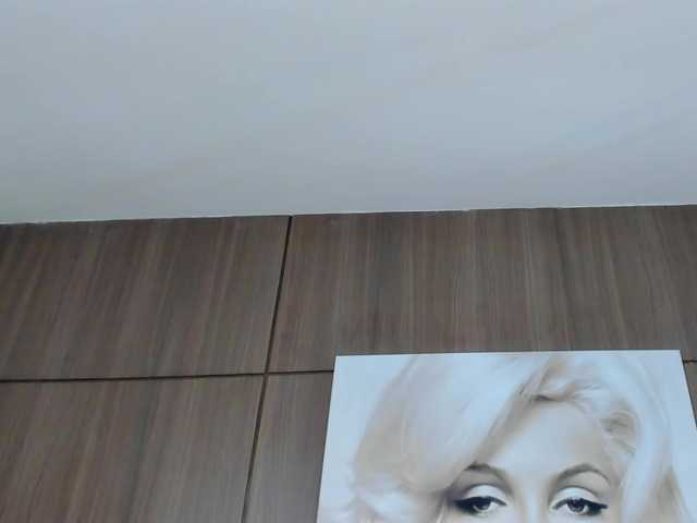 saraycollins live cam on BongaCams