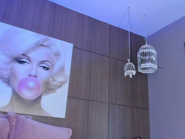 SarayCollins live webcam show
