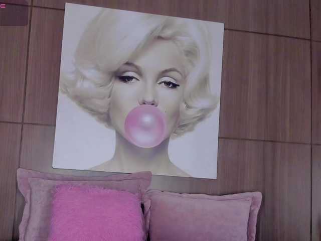 SarayCollins webcam