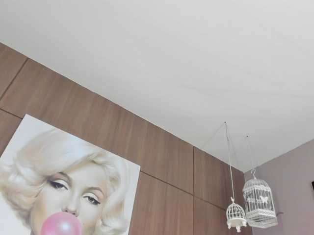 SarayCollins webcam