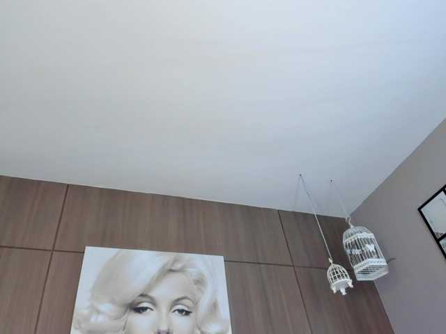 SarayCollins webcam