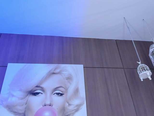 SarayCollins webcam