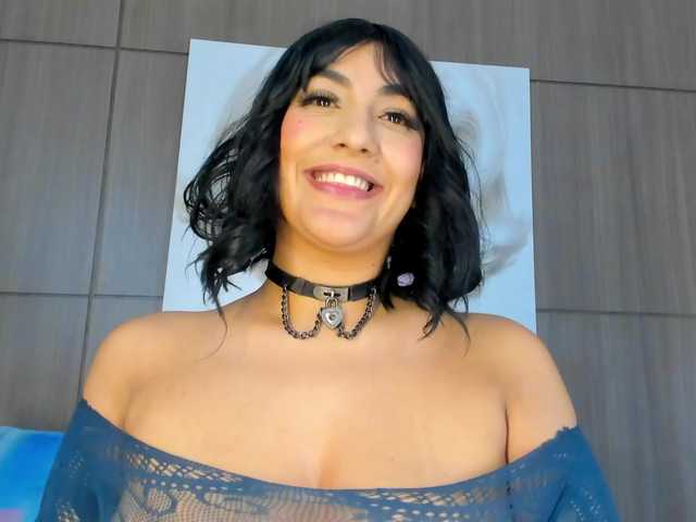 saraycollins live cam on BongaCams