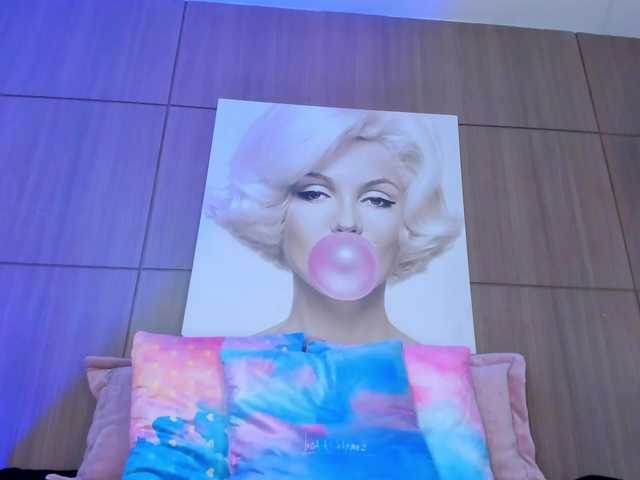 saraycollins live cam on BongaCams