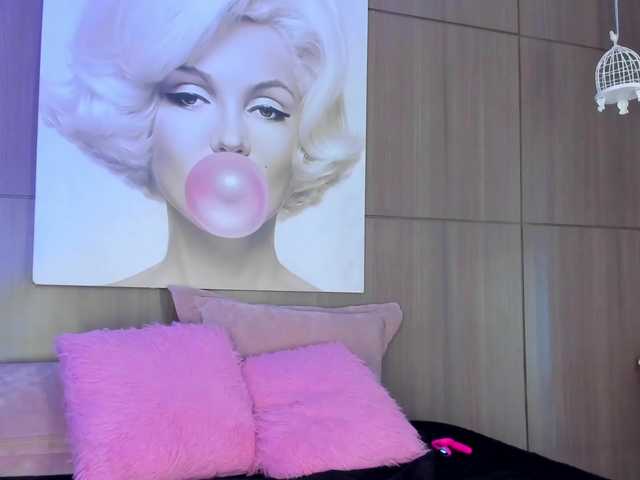 SarayCollins webcam