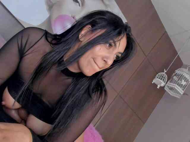 Modelo: SarayCollins
