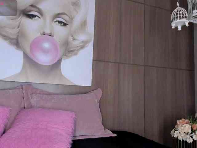 SarayCollins webcam