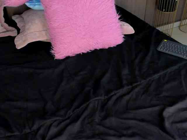 SarayCollins webcam