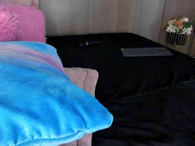 SarayCollins webcam