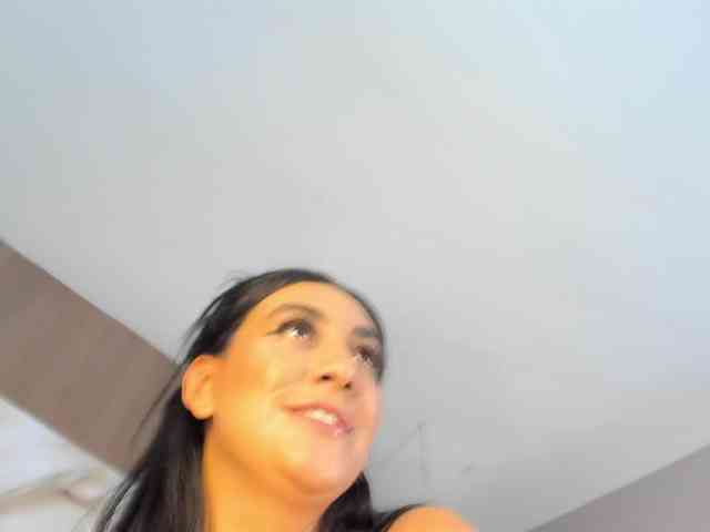 SarayCollins webcam