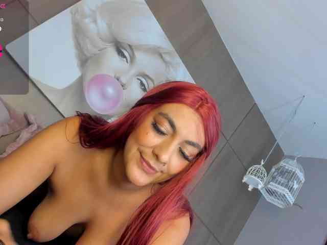 SarayCollins webcam