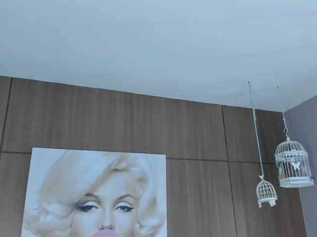 SarayCollins webcam
