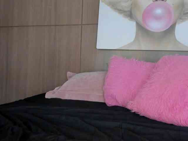 SarayCollins webcam