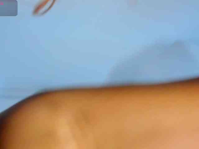SarayCollins webcam