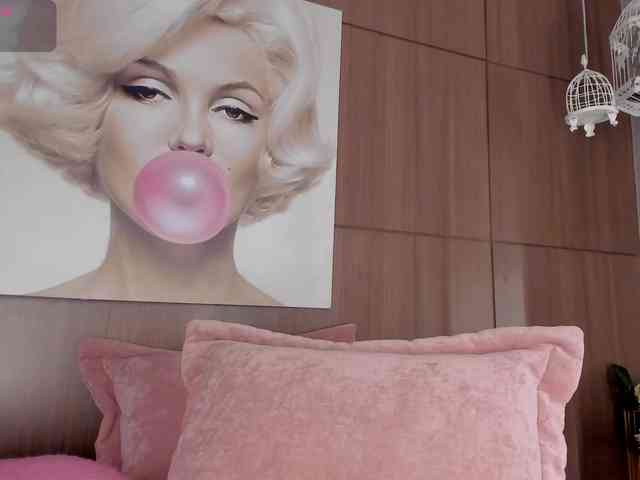 SarayCollins webcam