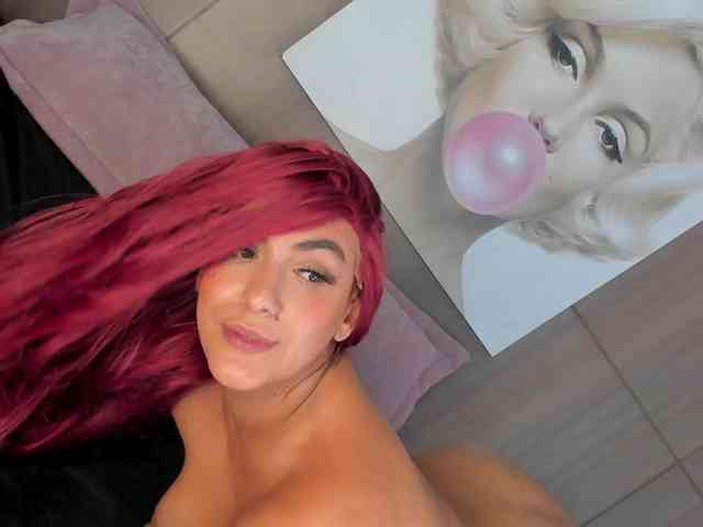 SarayCollins webcam