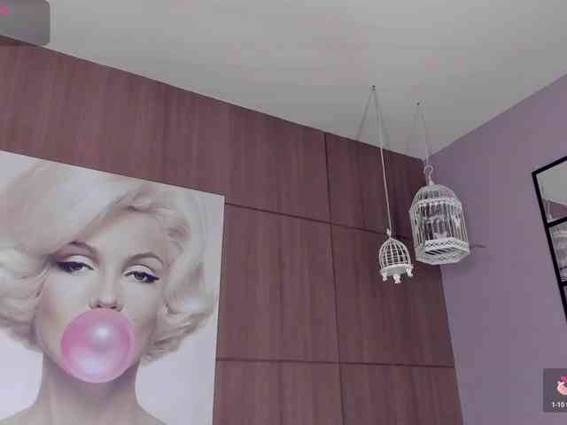SarayCollins webcam