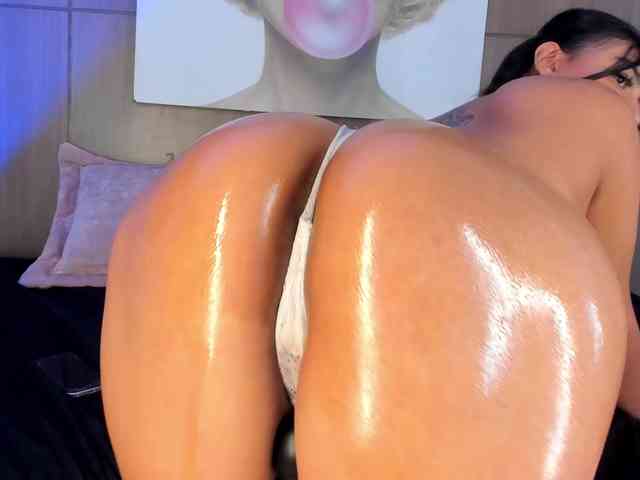 SarayCollins webcam