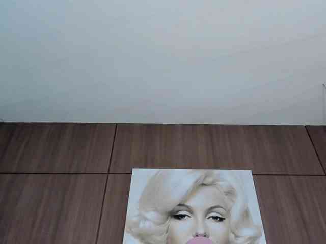 SarayCollins webcam