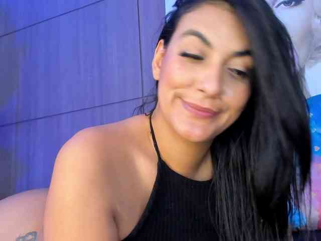SarayCollins webcam