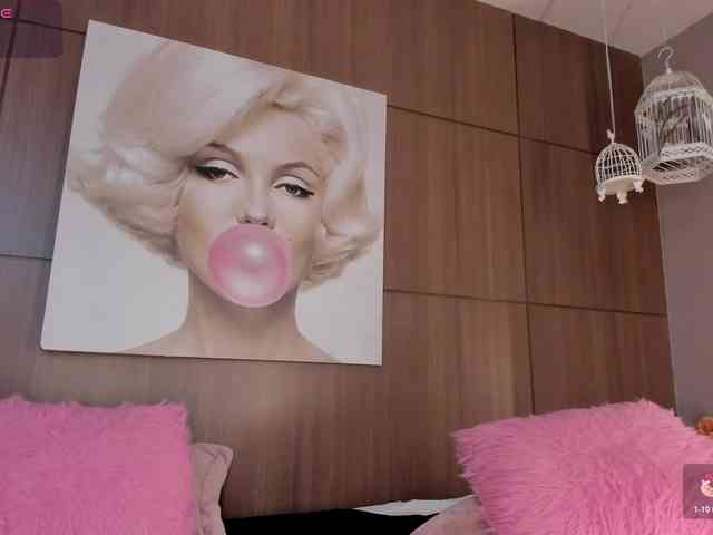 SarayCollins webcam