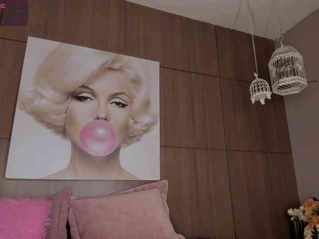 SarayCollins webcam