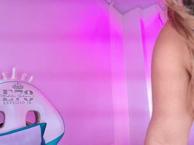 Lia-adams live cam on BongaCams