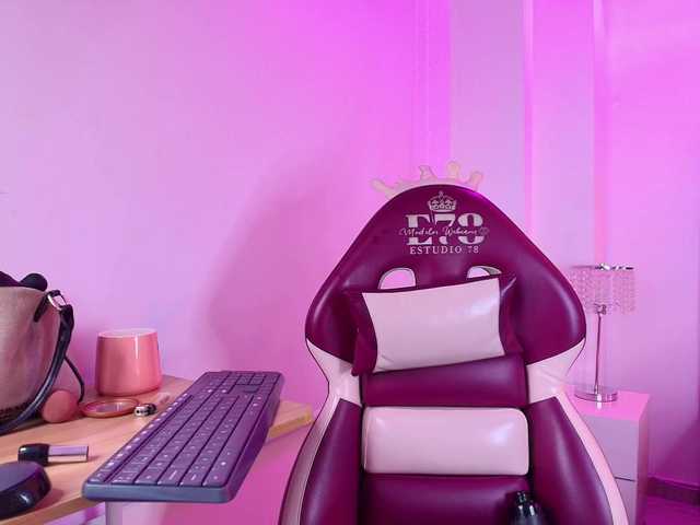 Lia-adams live cam on BongaCams