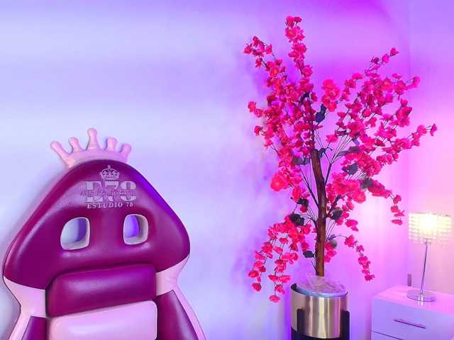 Lia-adams live cam on BongaCams