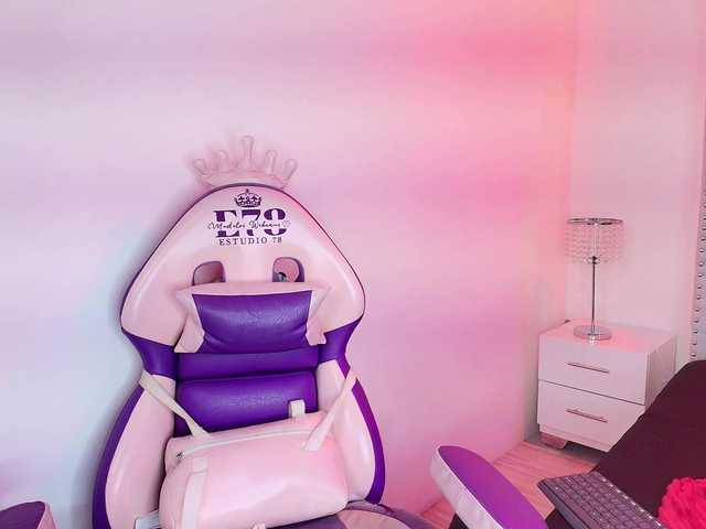 Lia-adams live cam on BongaCams