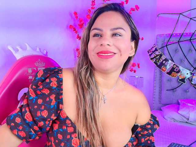 Lia-adams, en vivo ahora en BongaCams