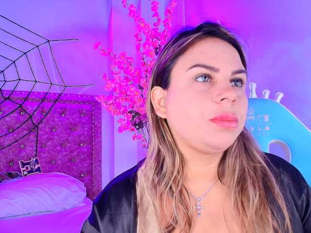 Lia-adams, en vivo ahora en BongaCams