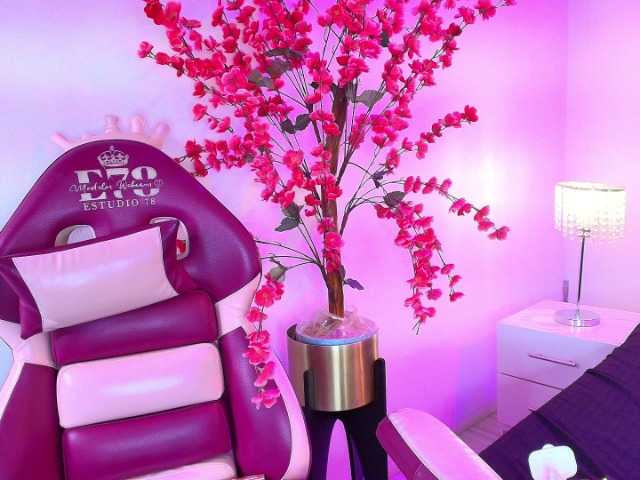 Lia-adams live cam on BongaCams