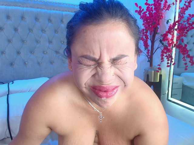 Lia-adams live cam on BongaCams