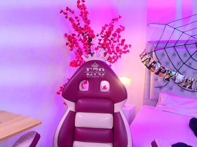 Lia-adams live cam on BongaCams
