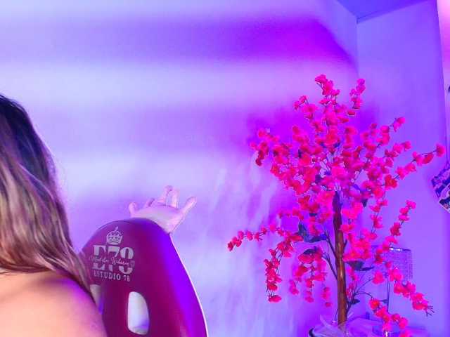 Lia-adams live cam