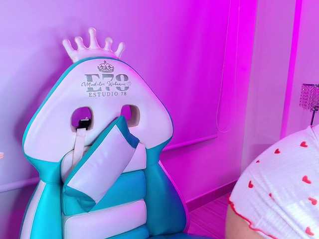 Lia-adams live cam on BongaCams