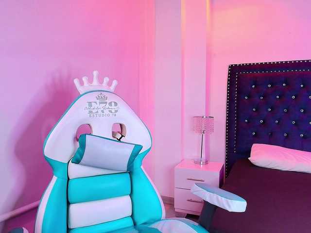 Lia-adams live cam on BongaCams