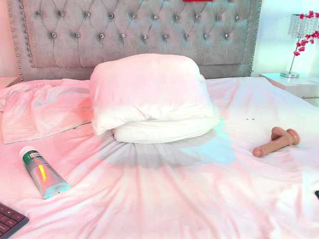 Lia-adams live cam on BongaCams