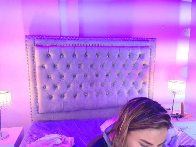 Lia-adams live cam preview