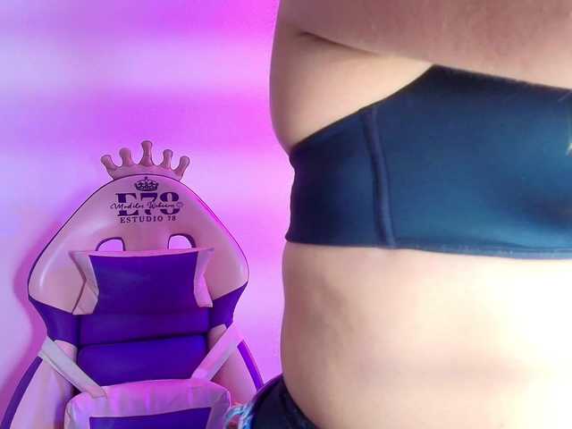 Lia-adams's BongaCams show and profile