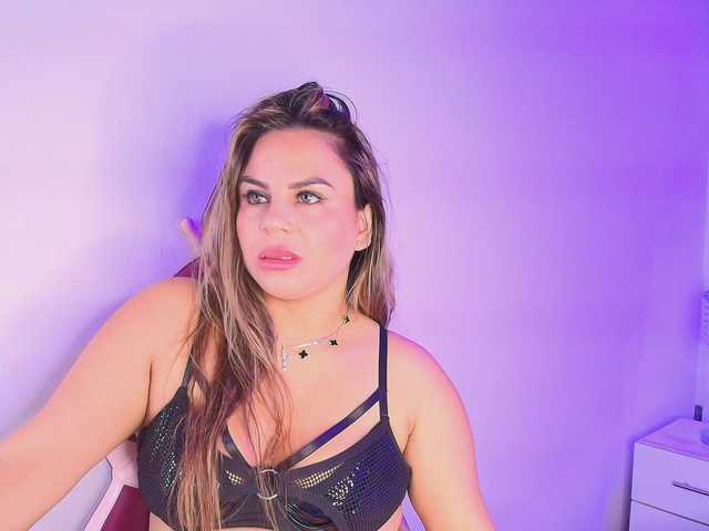 Lia-adams — live female cam