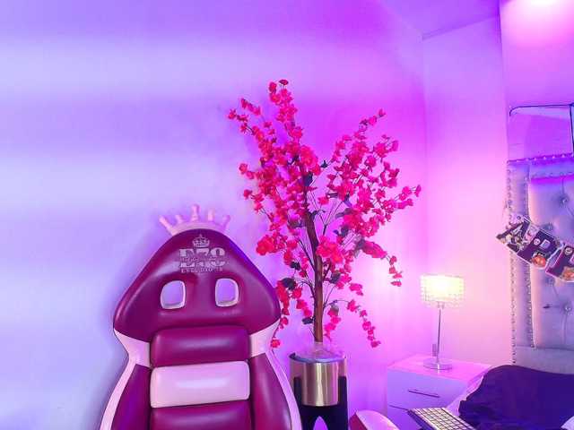 Lia-adams live cam on BongaCams