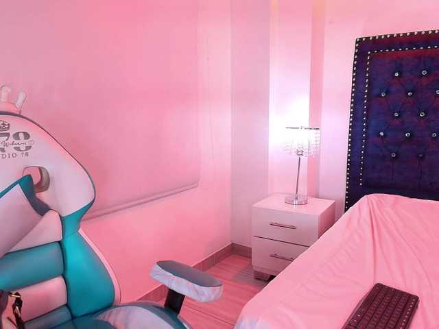 Lia-adams live cam on BongaCams