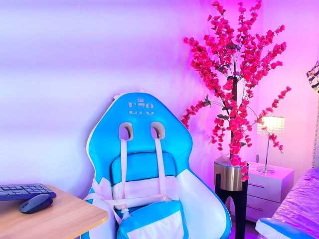 Lia-adams live cam on BongaCams
