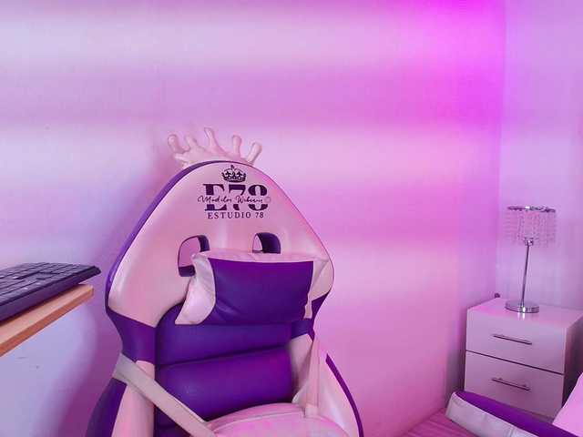Lia-adams live cam on BongaCams