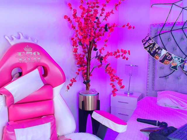 Lia-adams, en vivo ahora en BongaCams
